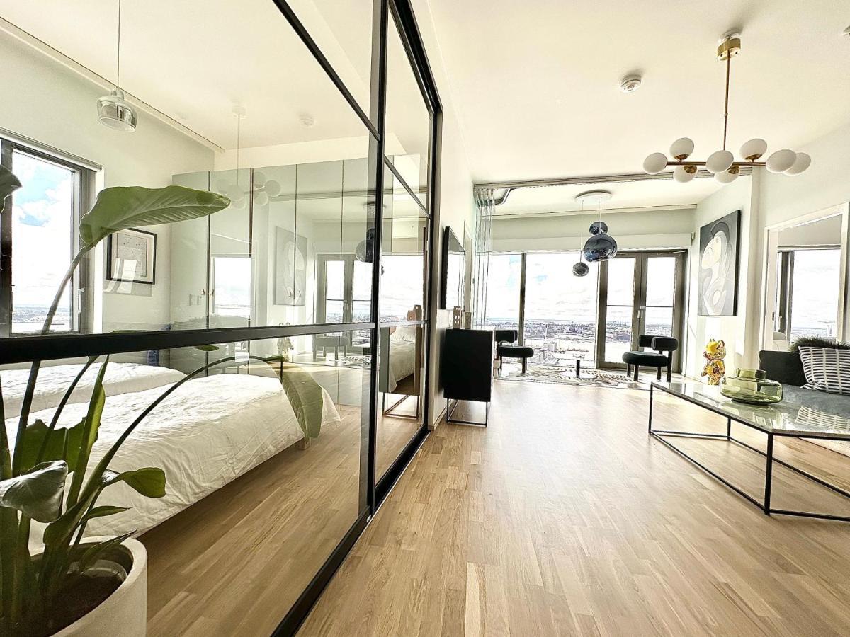 Luxury Skyscraper With Amazing View Over *