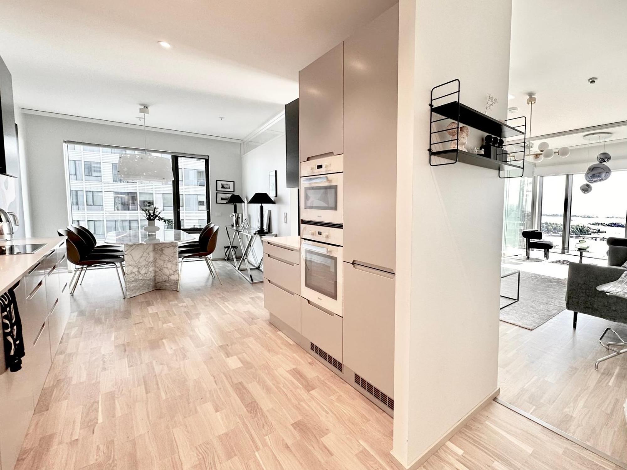 Luxury Skyscraper With Amazing View Over Appartement Helsinki